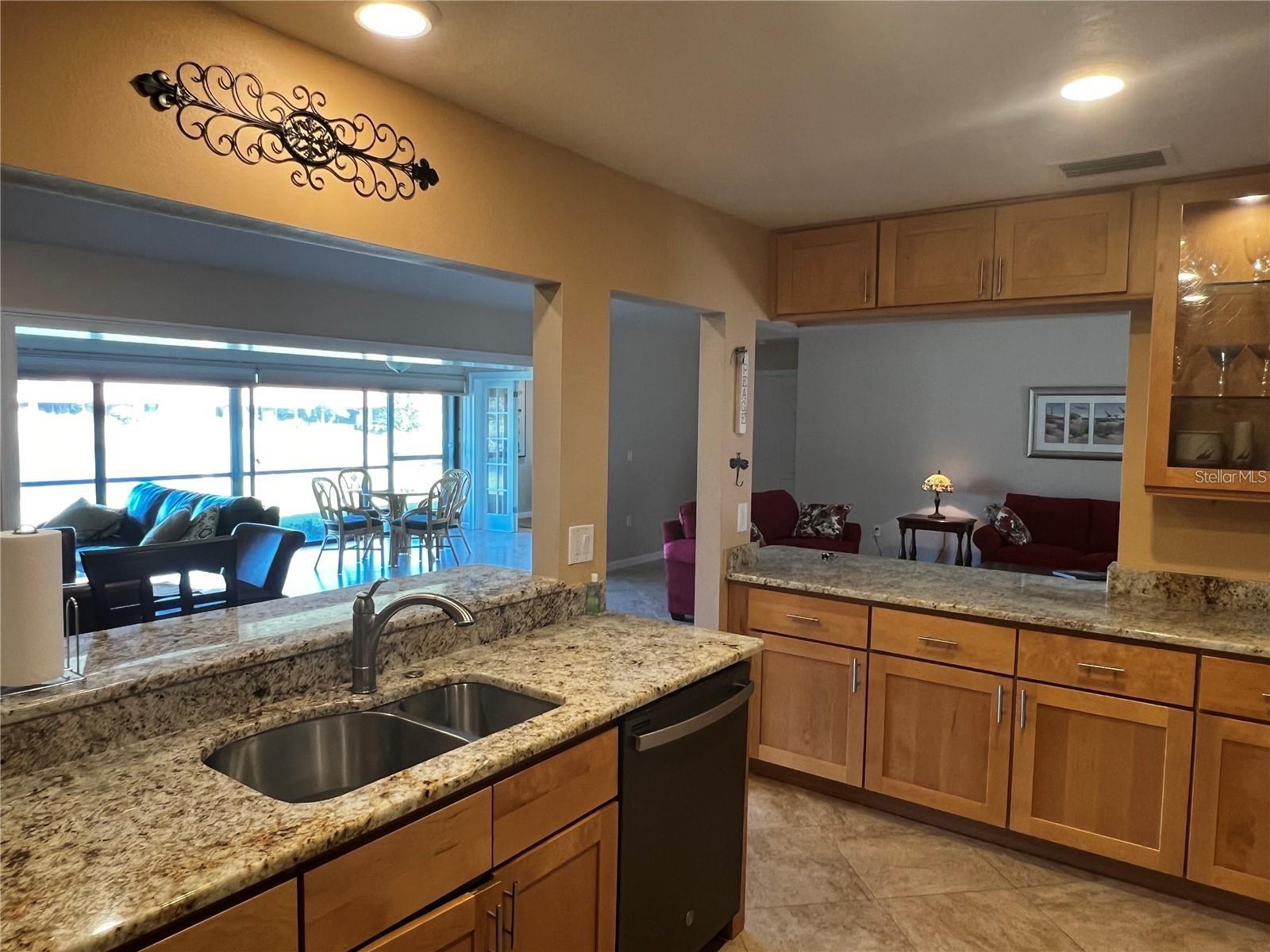 5581 Golf Pointe Dr Property Photo 9