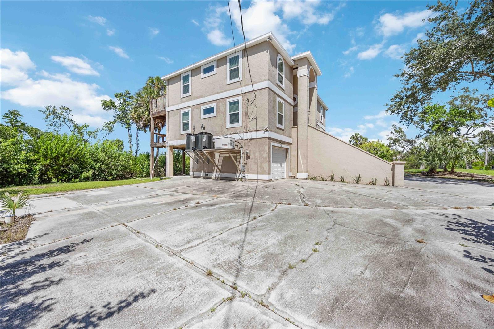 1470 Bayshore Dr Property Photo 8