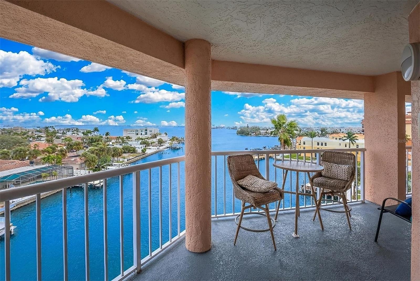 5445 Gulf Blvd #ph1 Property Photo 2