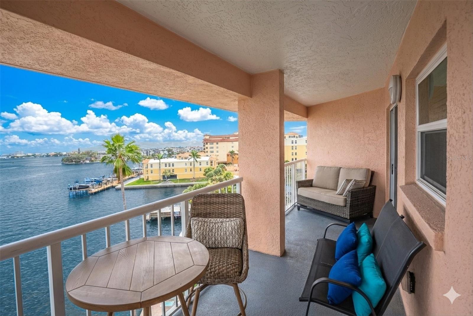 5445 Gulf Blvd #ph1 Property Photo 3