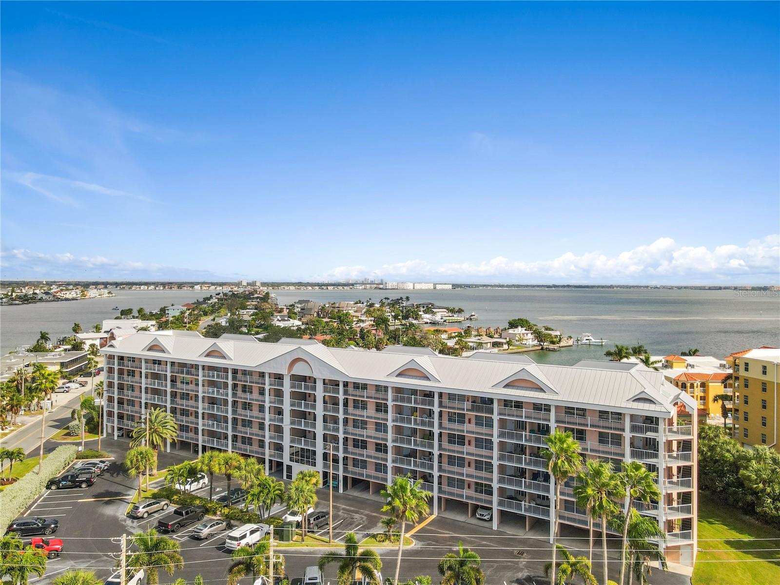 5445 Gulf Blvd #ph1 Property Photo 4
