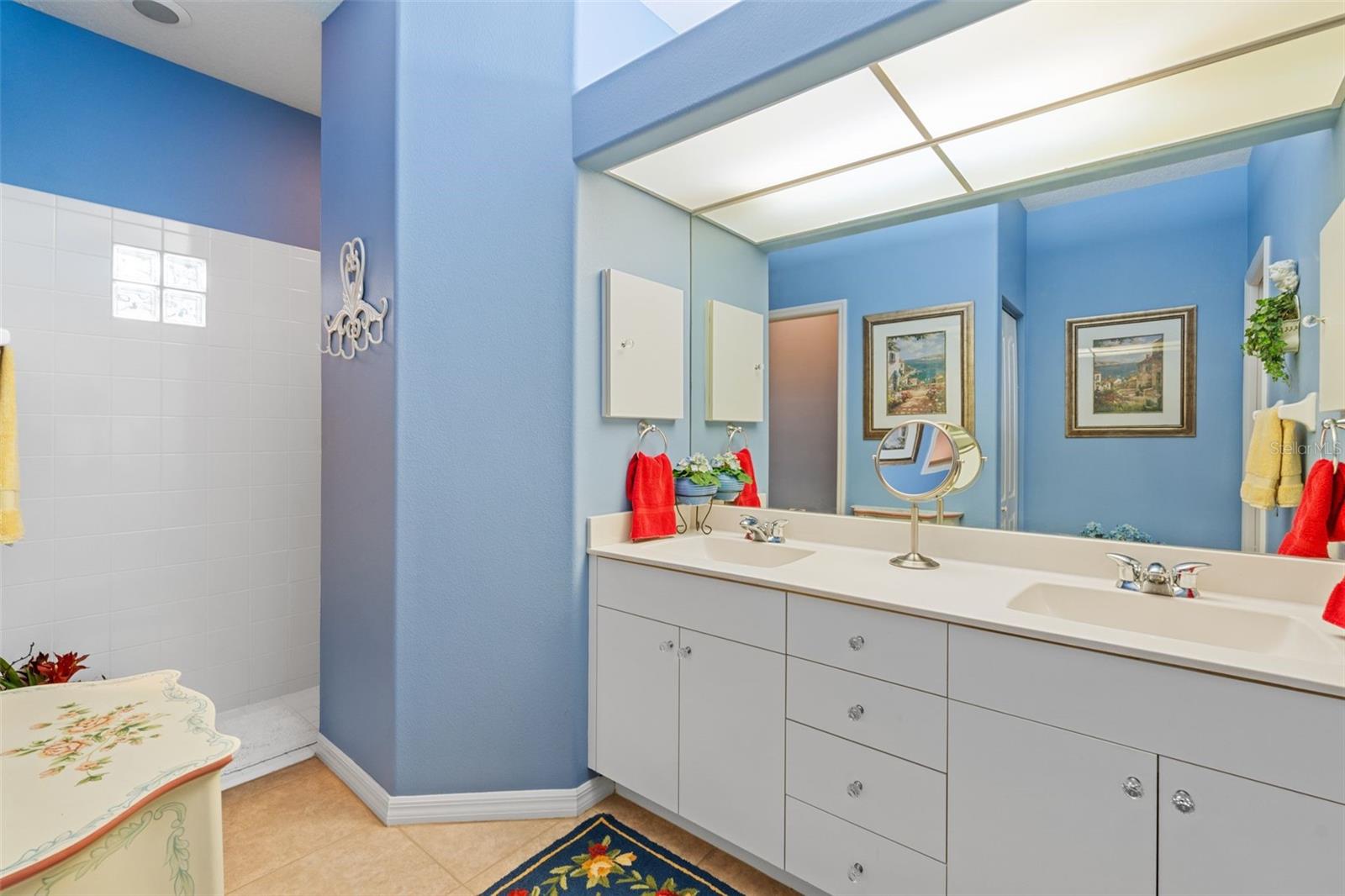 905 Barclay Ct Property Photo 26