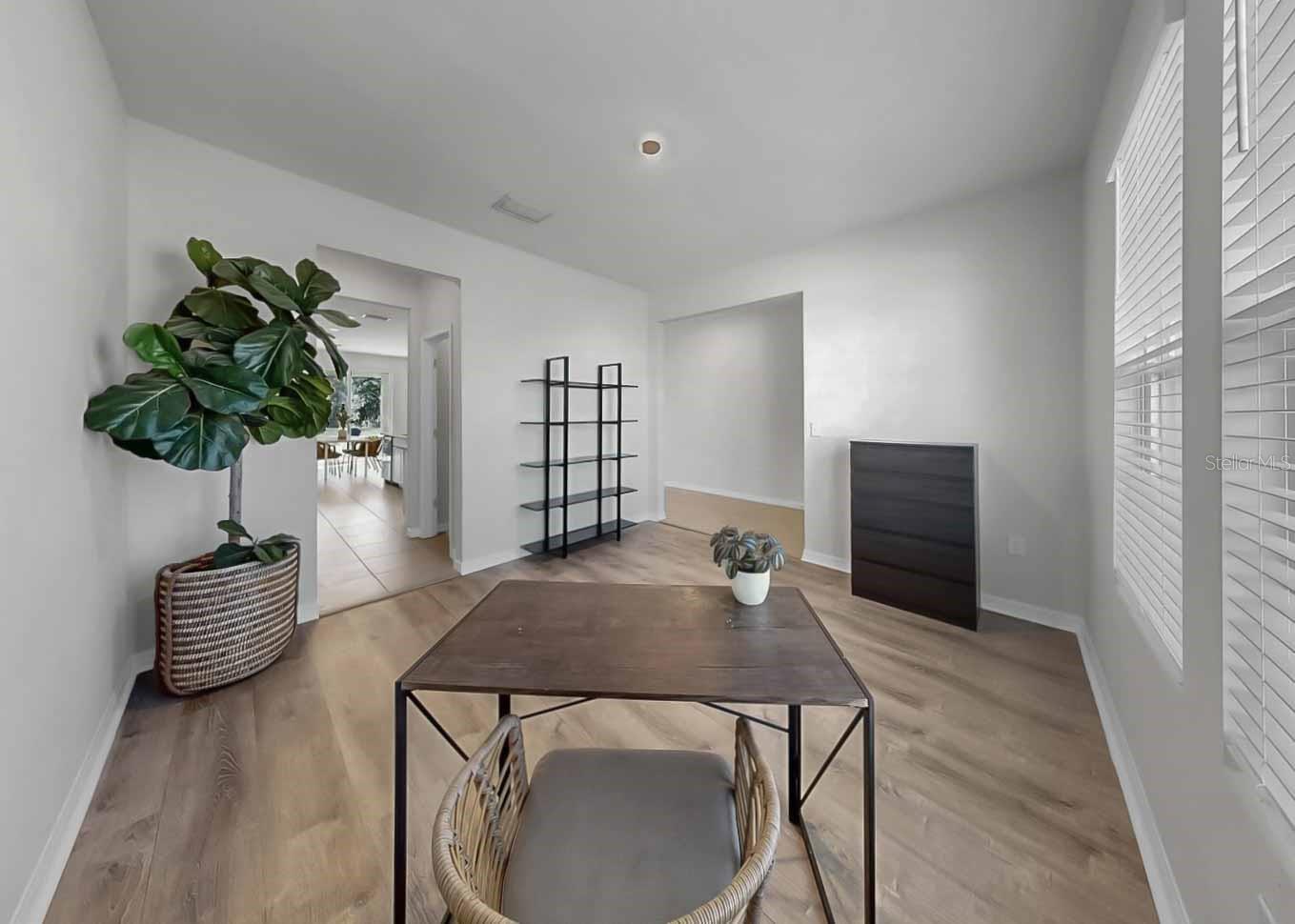 16454 Woodside Gln Property Photo 7