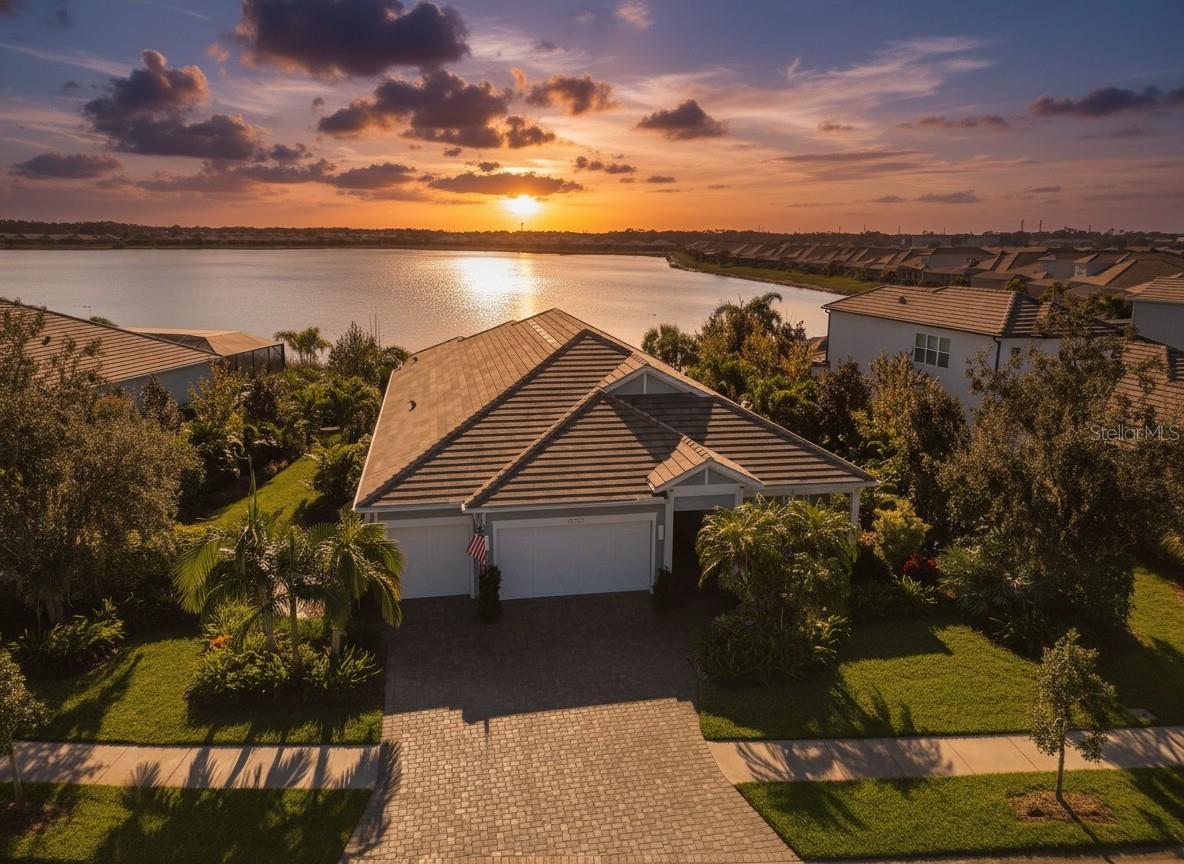 8083 Waterbend Trl Property Photo 1