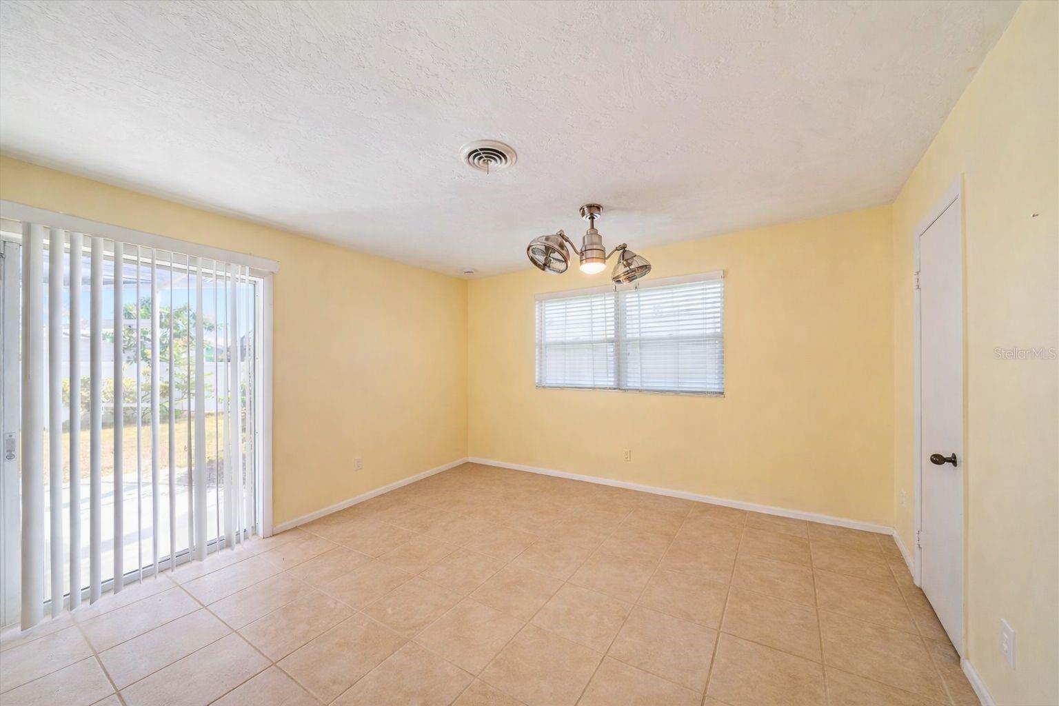 2534 Waneta Dr Property Photo 11