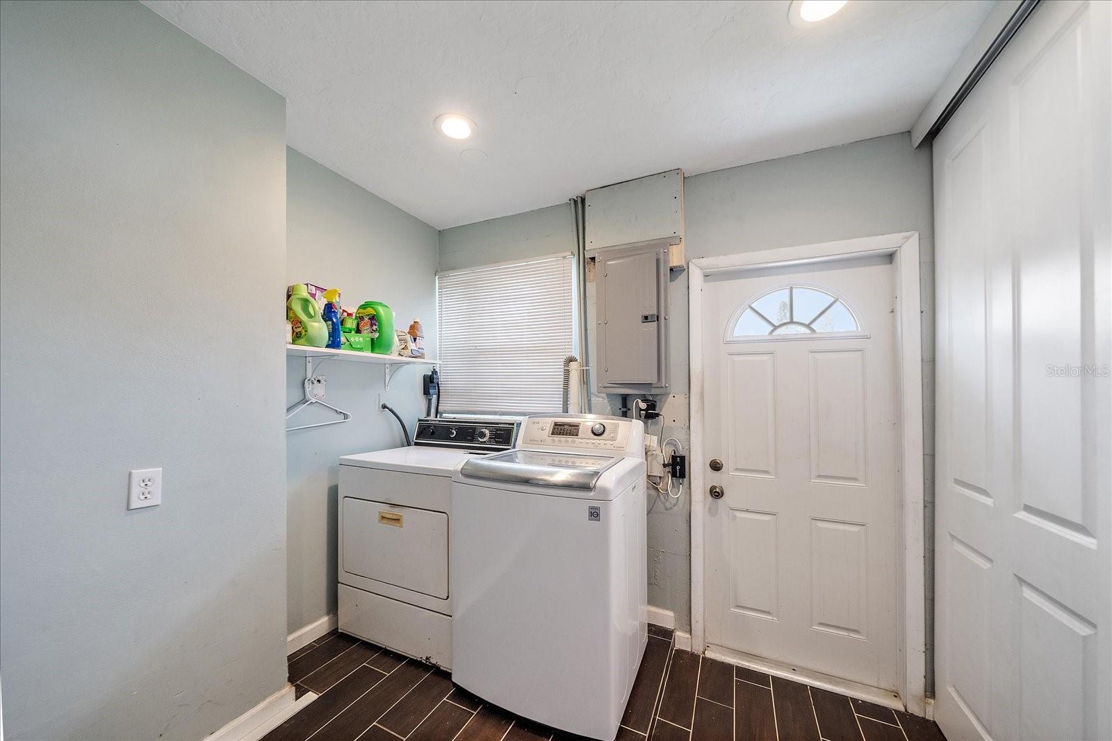 2534 Waneta Dr Property Photo 17