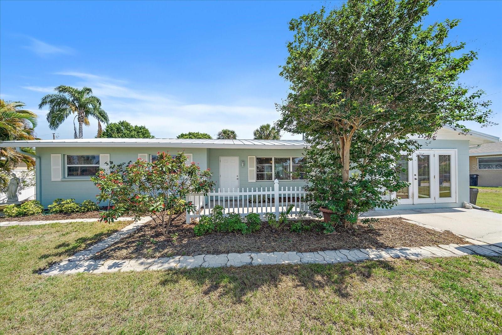 2534 Waneta Dr Property Photo 22