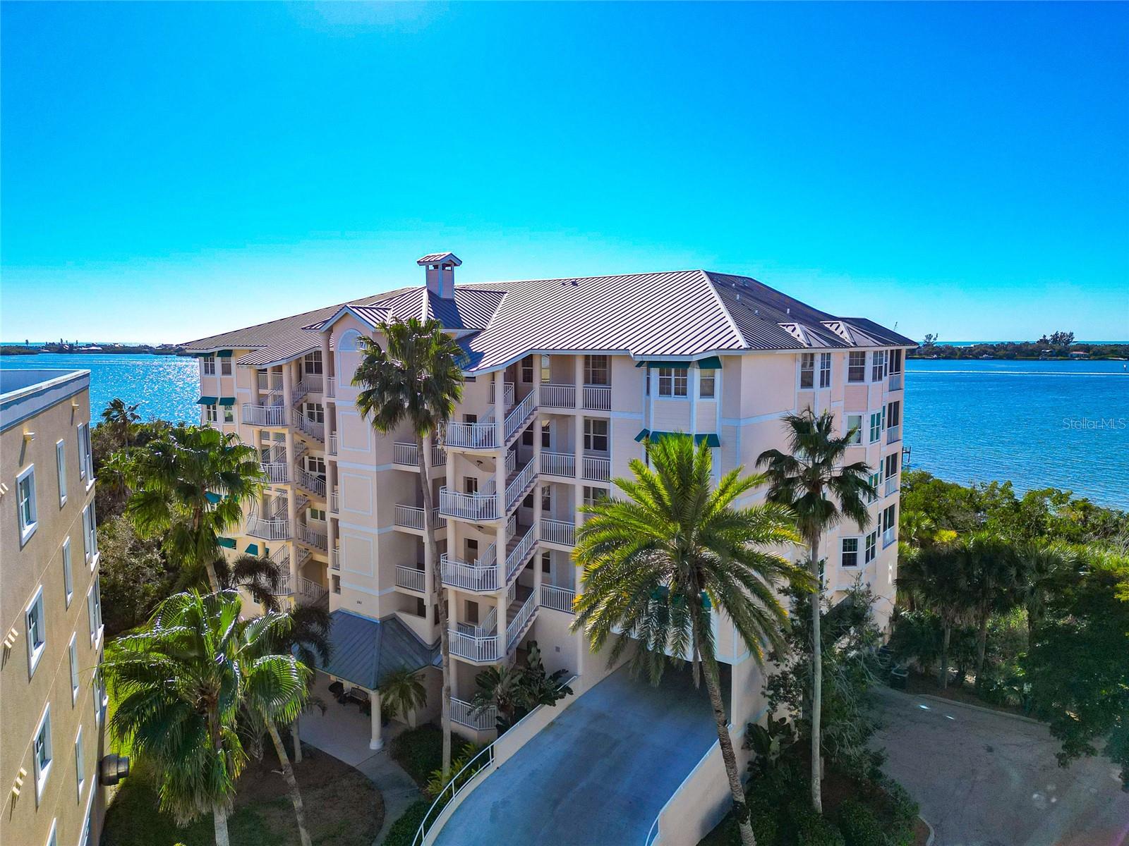 242 HIDDEN BAY DR #602