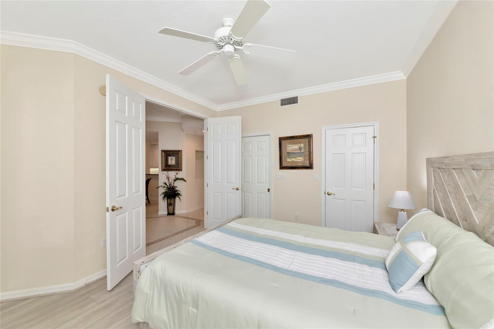 242 Hidden Bay Dr #602 Property Photo 20