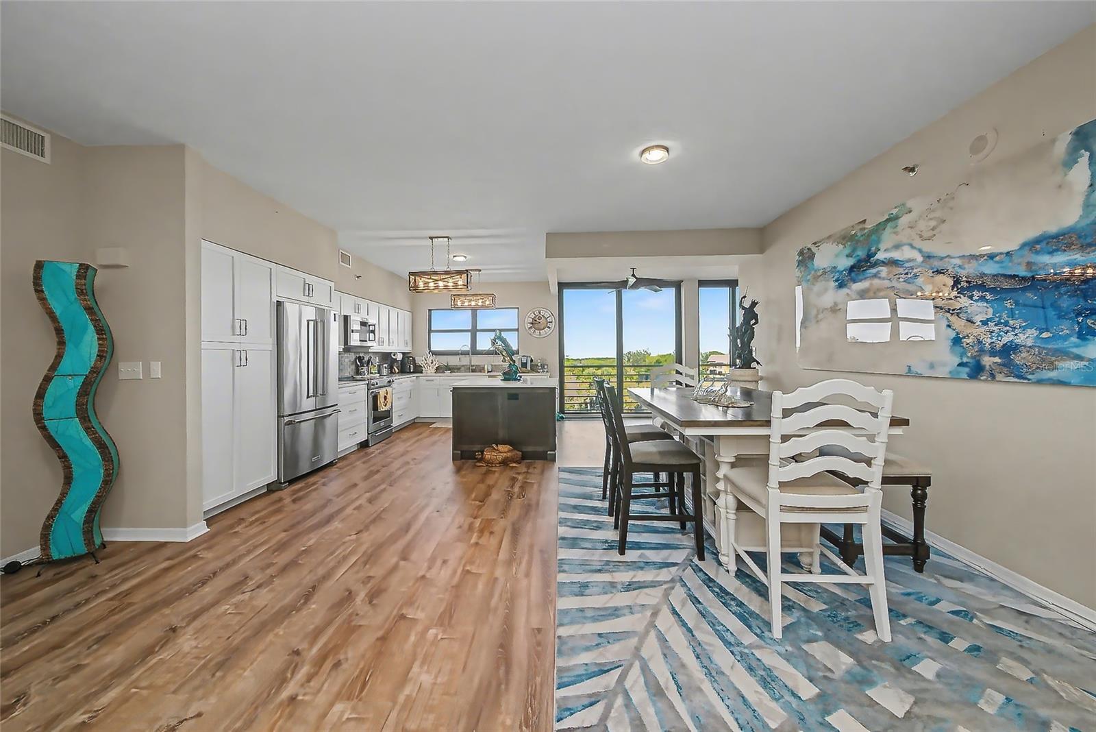 5408 Eagles Point Cir #302 Property Photo 8