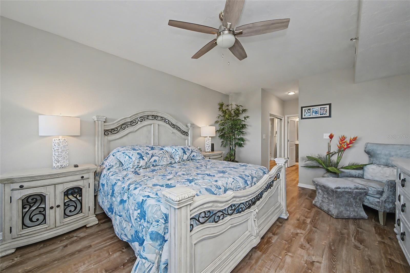5408 Eagles Point Cir #302 Property Photo 15