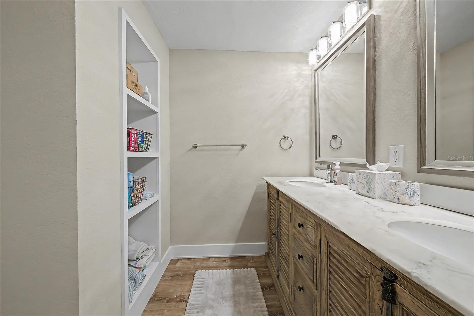 5408 Eagles Point Cir #302 Property Photo 19