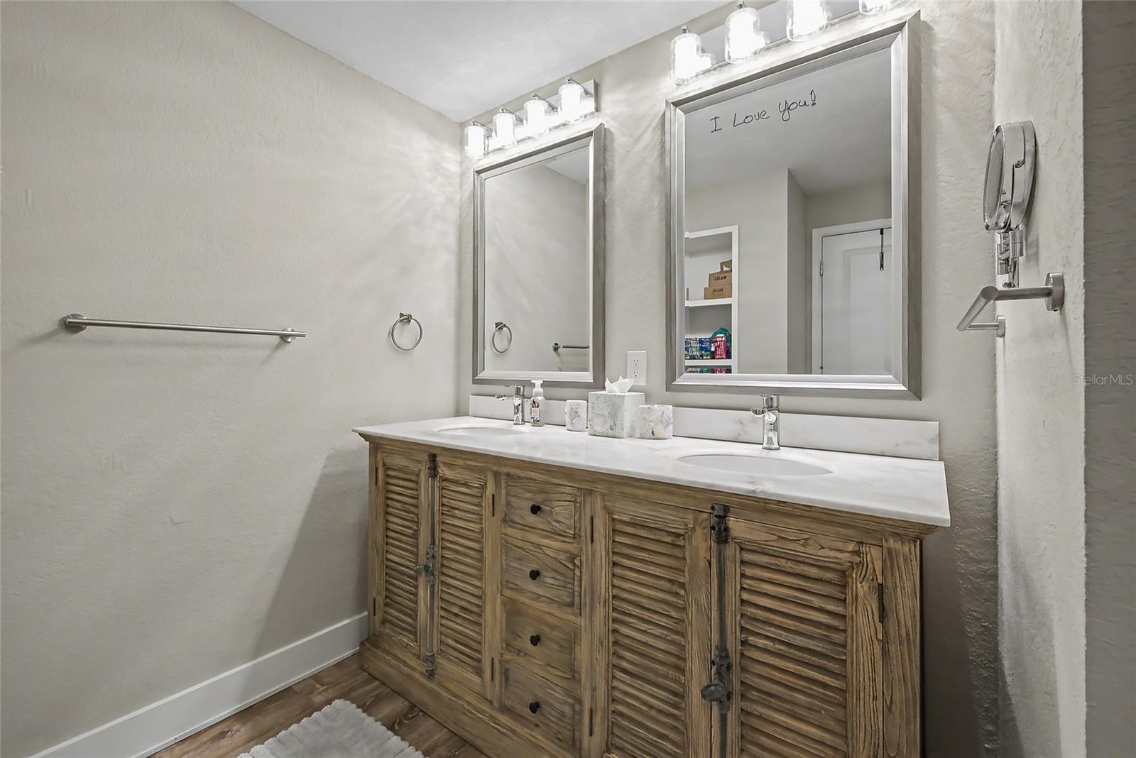 5408 Eagles Point Cir #302 Property Photo 21