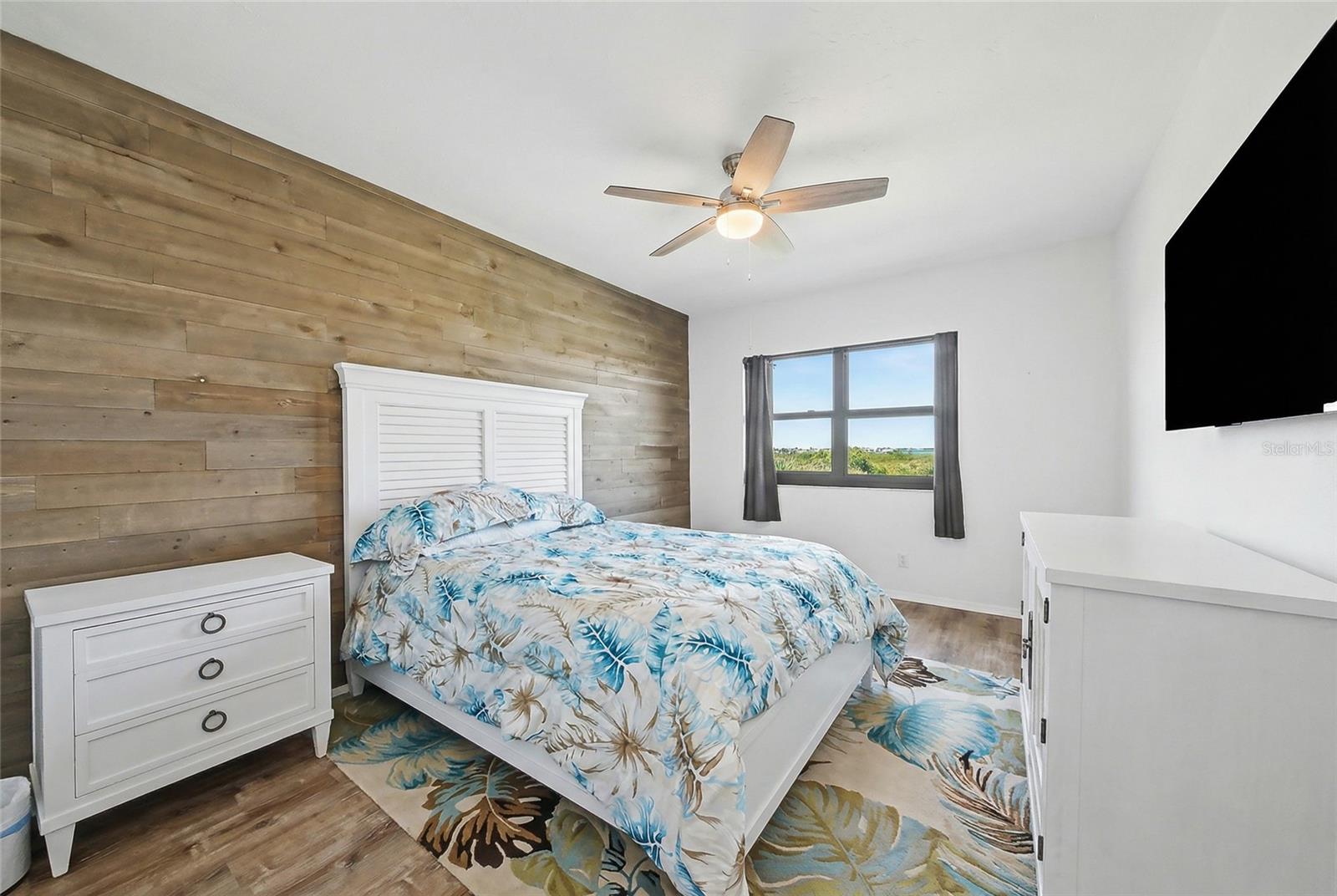 5408 Eagles Point Cir #302 Property Photo 23