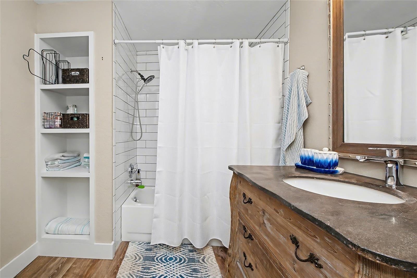 5408 Eagles Point Cir #302 Property Photo 26