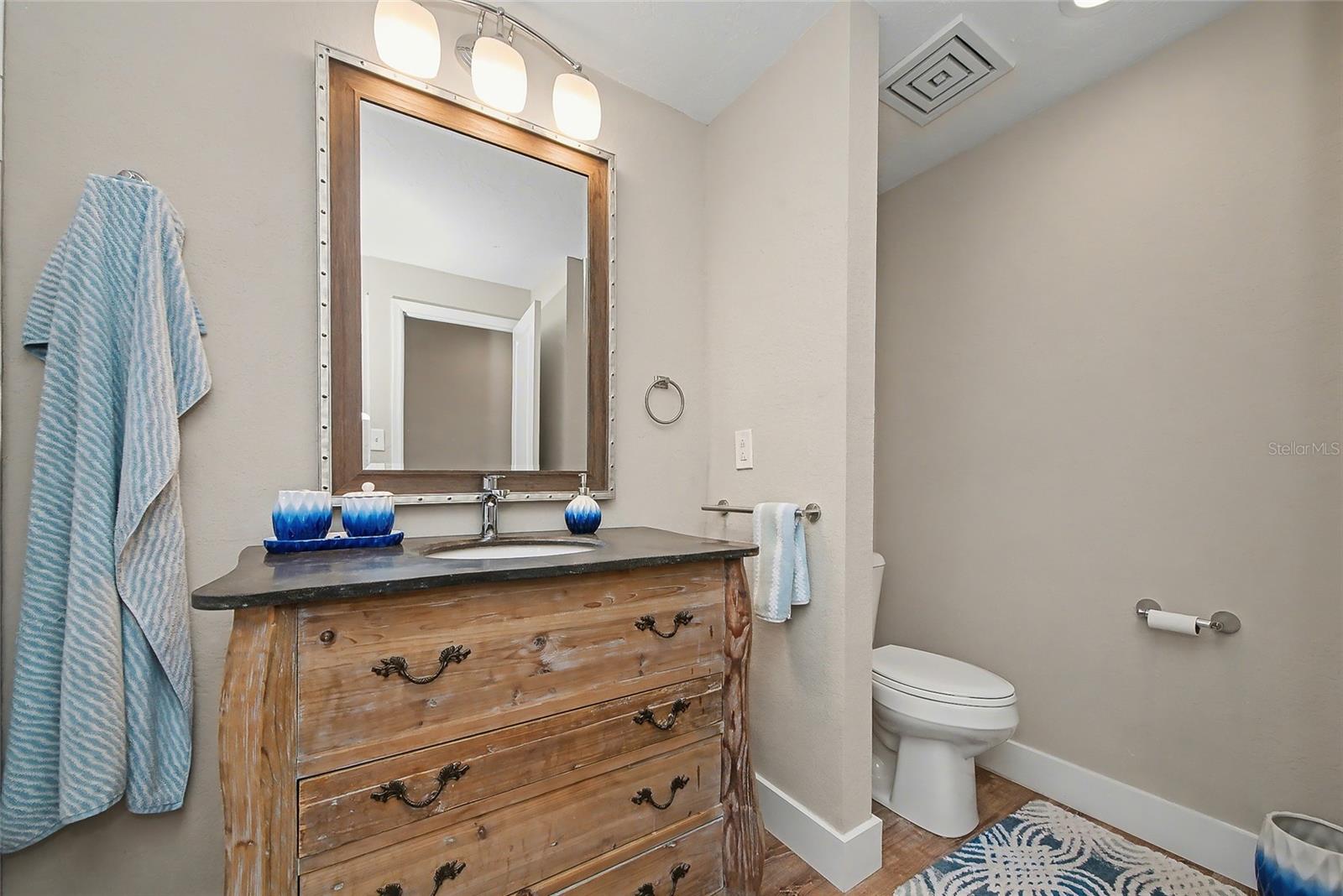 5408 Eagles Point Cir #302 Property Photo 27