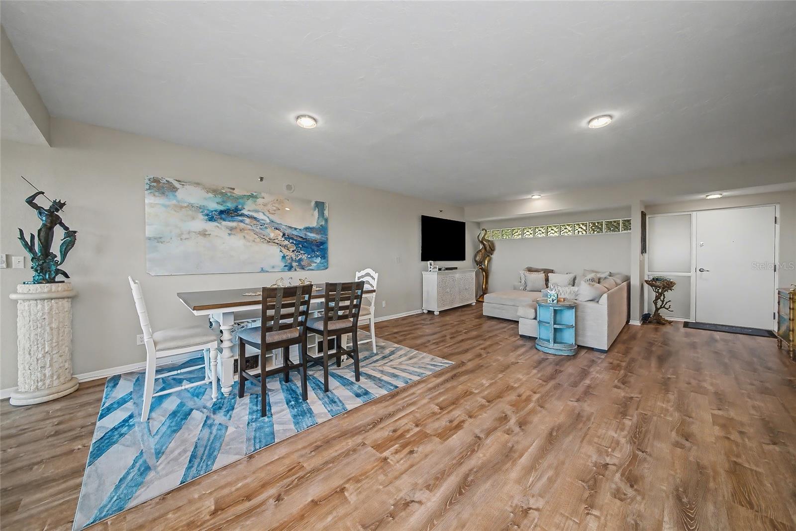 5408 Eagles Point Cir #302 Property Photo 33