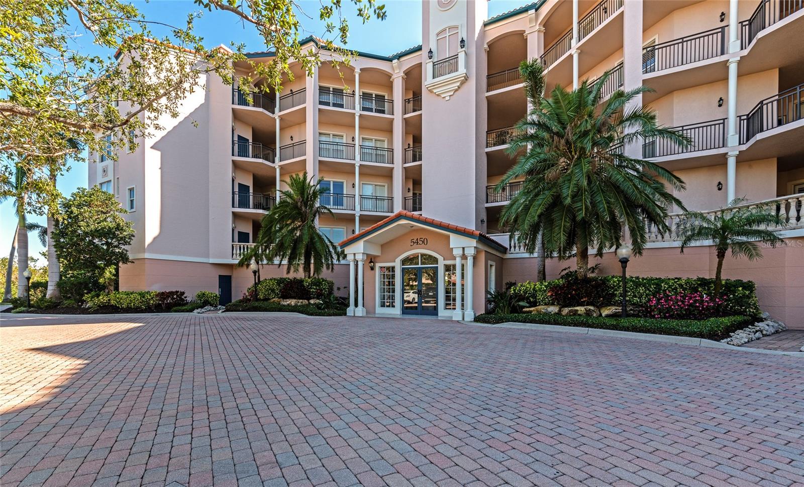 5408 Eagles Point Cir #302 Property Photo 53