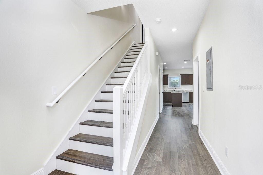 4209 W Woodlawn Ave #a Property Photo 4