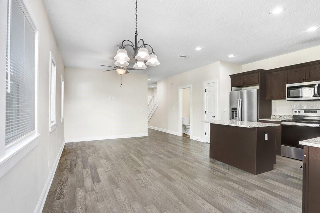 4209 W Woodlawn Ave #a Property Photo 7