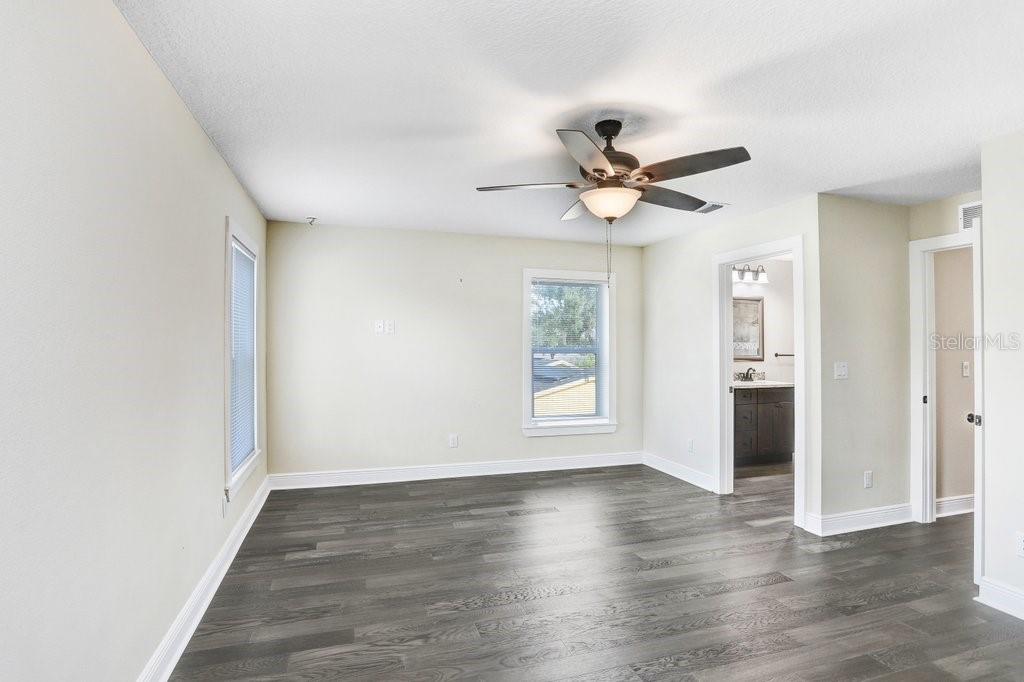 4209 W Woodlawn Ave #a Property Photo 12