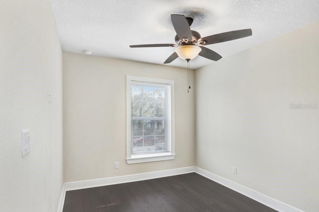 4209 W Woodlawn Ave #a Property Photo 20