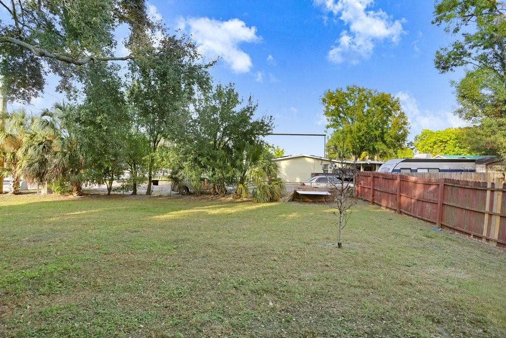 4209 W Woodlawn Ave #a Property Photo 24