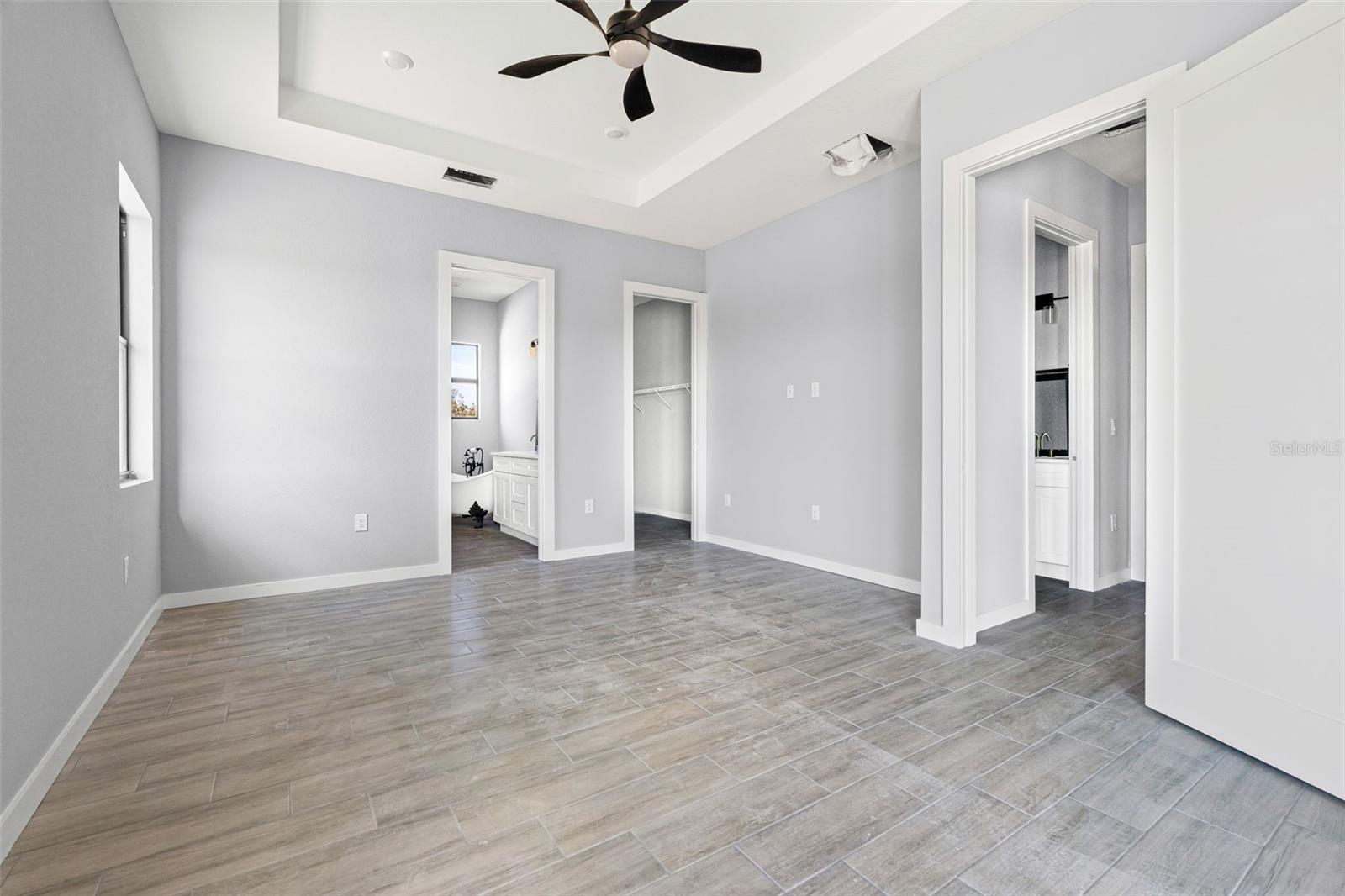 6137 Grove Blvd Property Photo 22