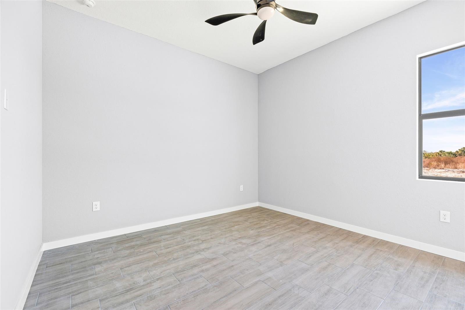 6137 Grove Blvd Property Photo 28