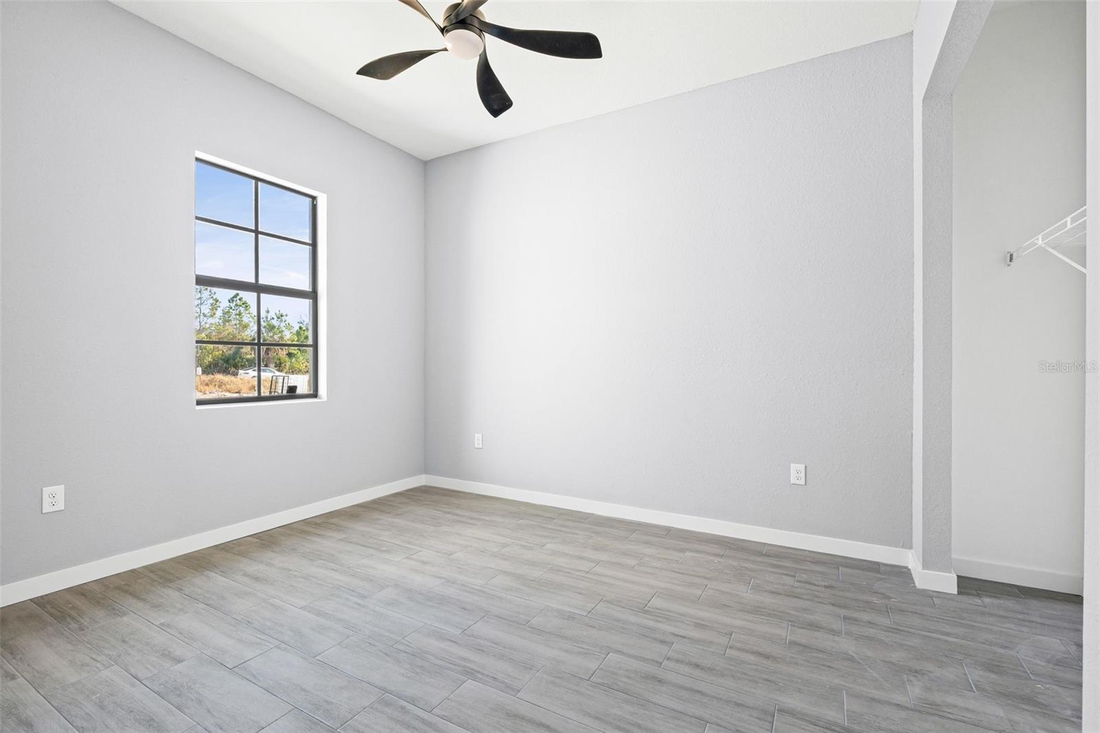 6137 Grove Blvd Property Photo 32