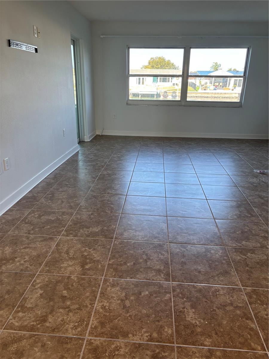 4725 Cove Cir #104 Property Photo 14