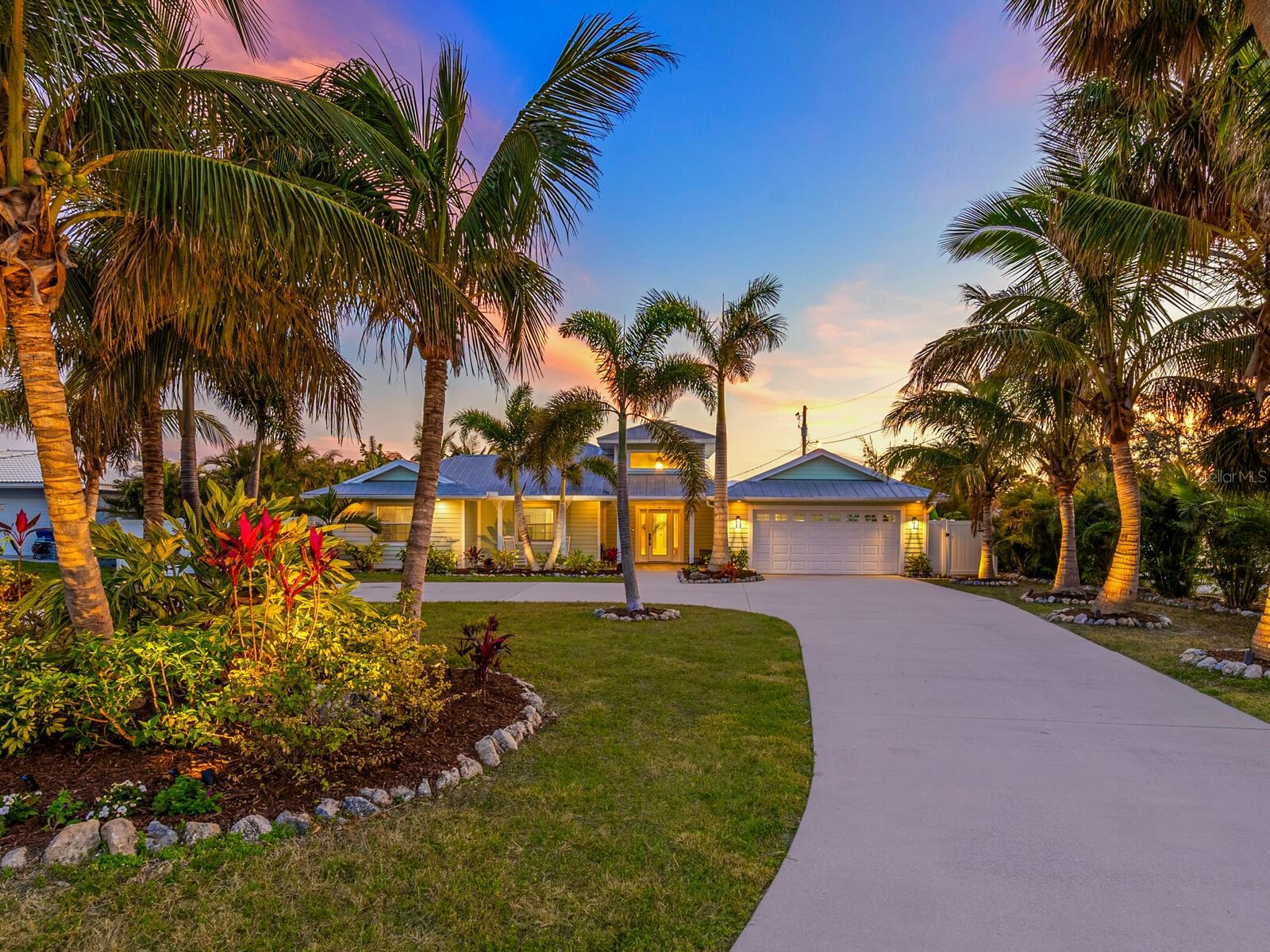 221 Lychee Rd Property Photo 2