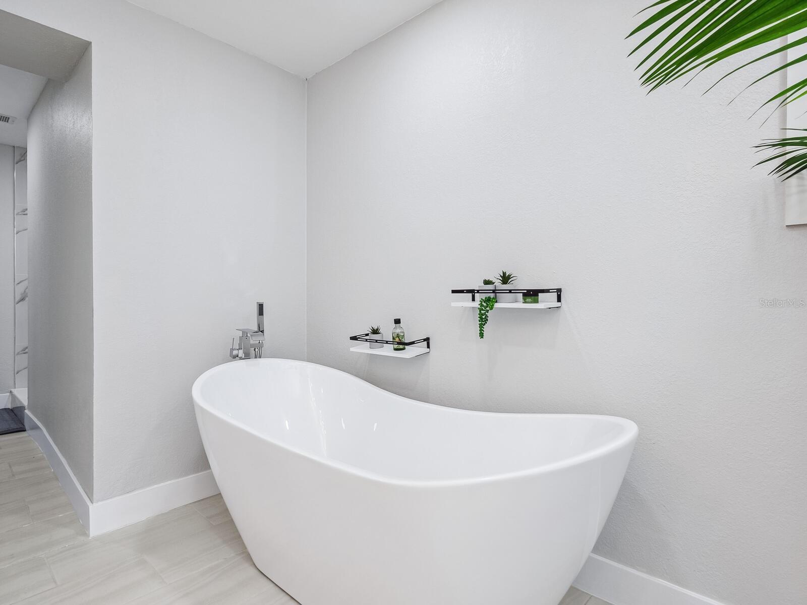 221 Lychee Rd Property Photo 34