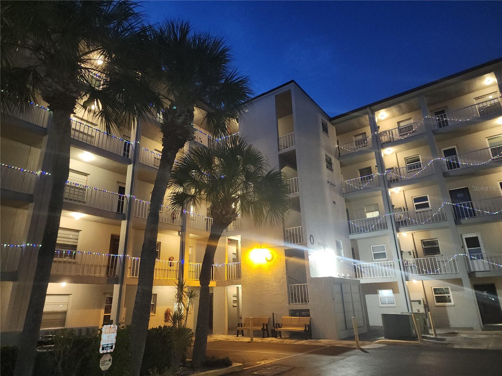 3064 Lake Bayshore Dr #115 Property Photo 4