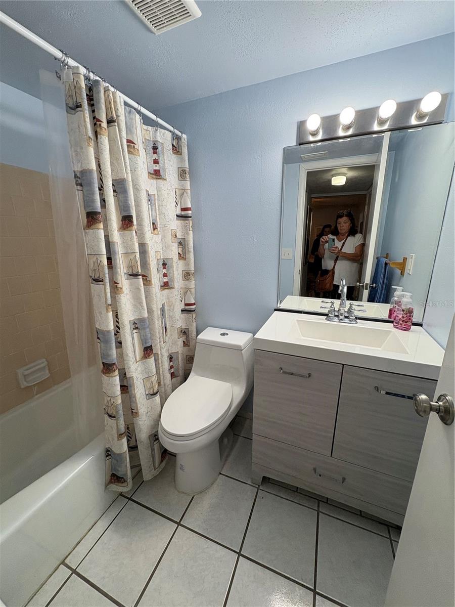 3064 Lake Bayshore Dr #115 Property Photo 40
