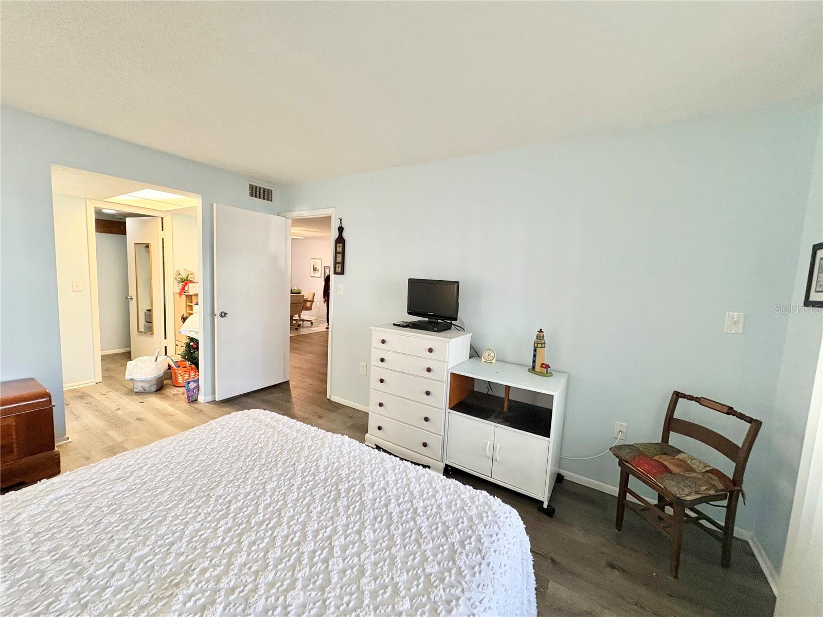 3064 Lake Bayshore Dr #115 Property Photo 54