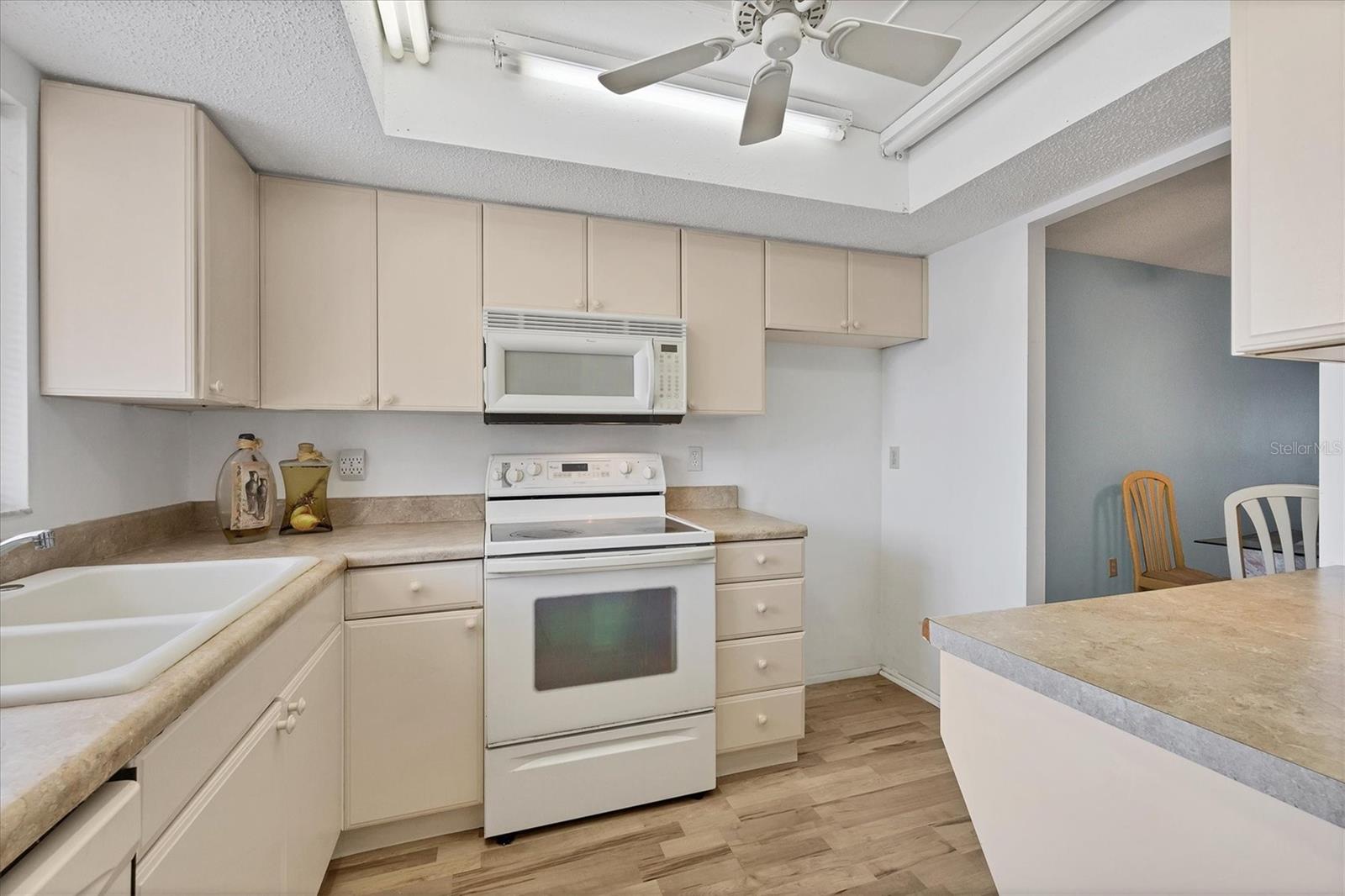 3534 Lake Bayshore Dr #k118 Property Photo 11
