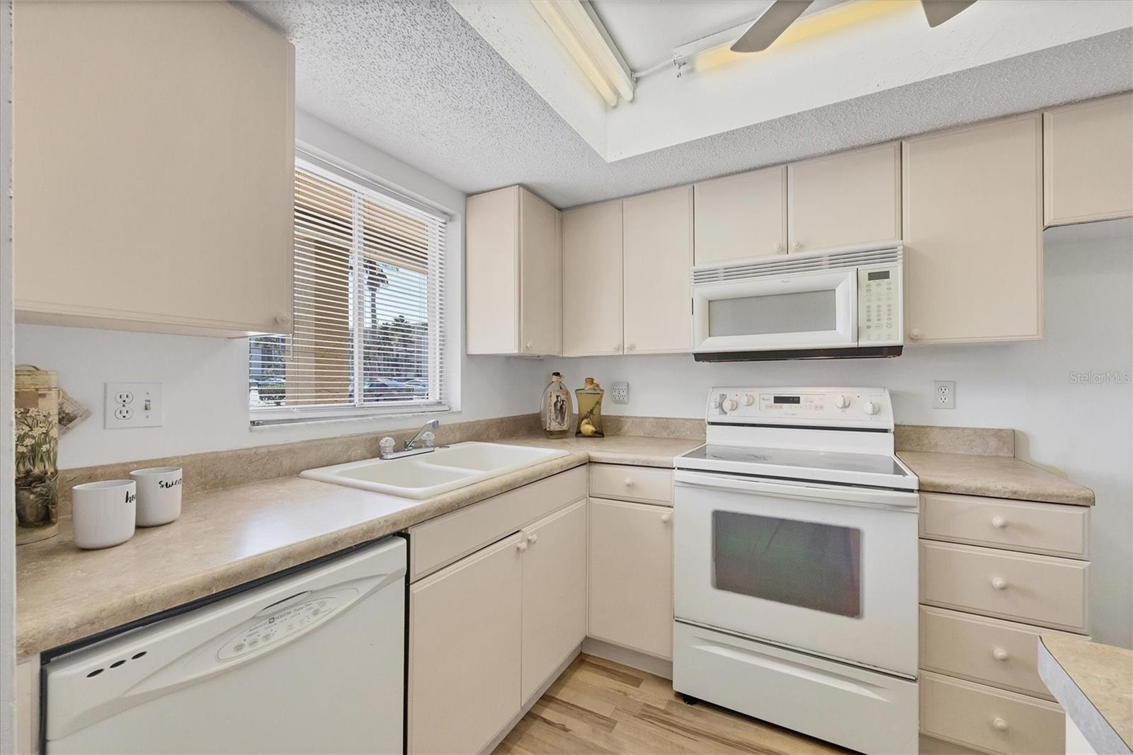 3534 Lake Bayshore Dr #k118 Property Photo 12
