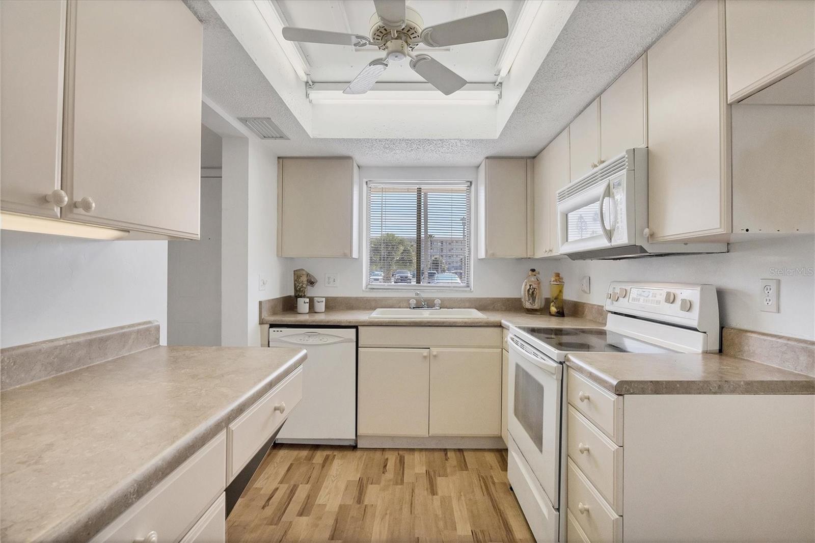 3534 Lake Bayshore Dr #k118 Property Photo 13