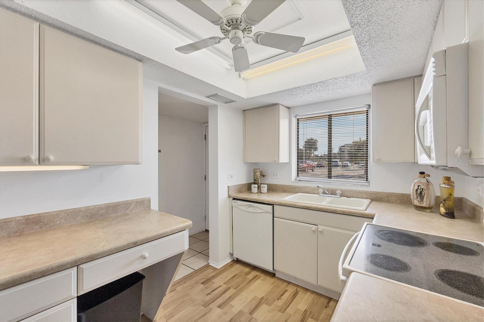 3534 Lake Bayshore Dr #k118 Property Photo 14