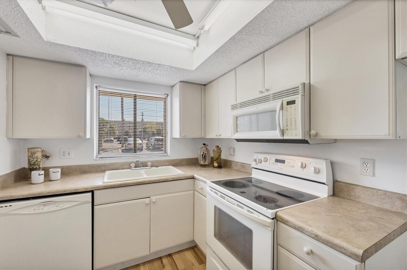 3534 Lake Bayshore Dr #k118 Property Photo 15