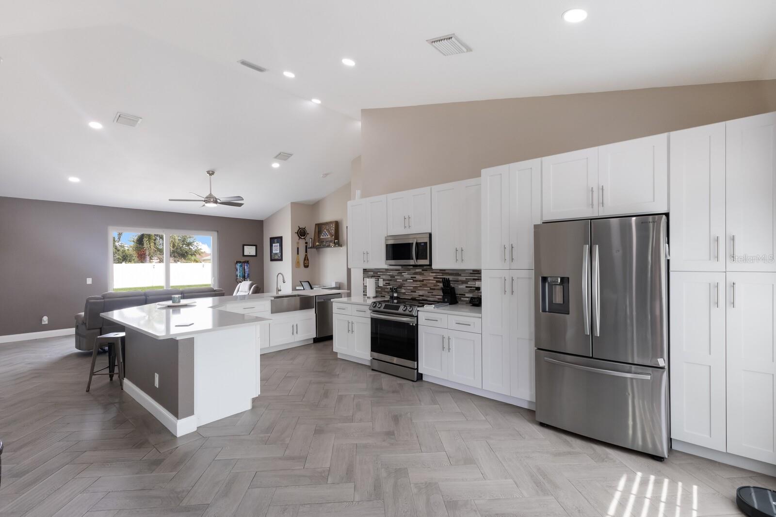 1606 22nd Ave W Property Photo 3