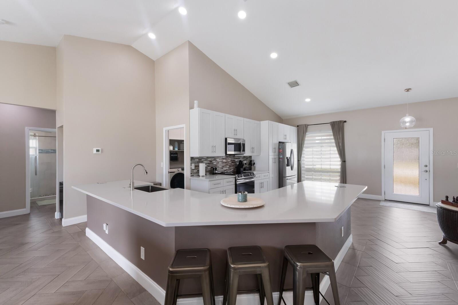 1606 22nd Ave W Property Photo 4
