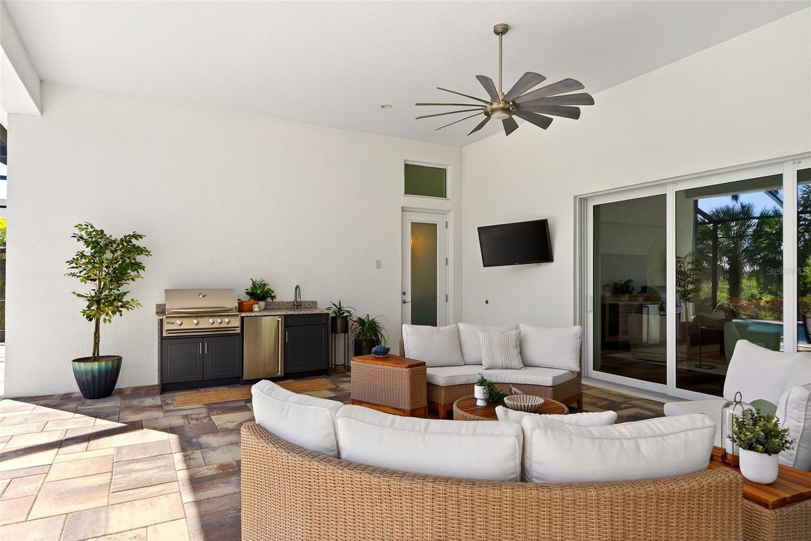 8276 Redonda Loop Property Photo 34