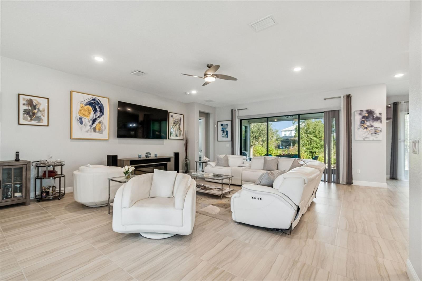 4952 Surfside Cir Property Photo 16