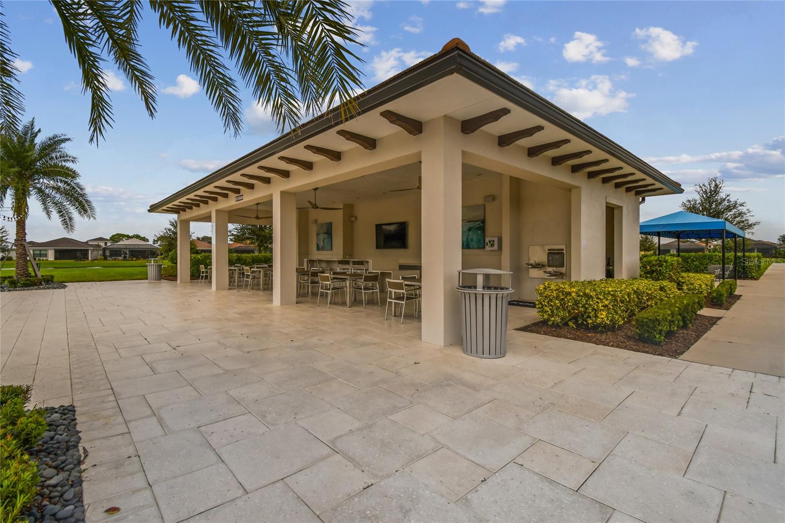 4952 Surfside Cir Property Photo 94