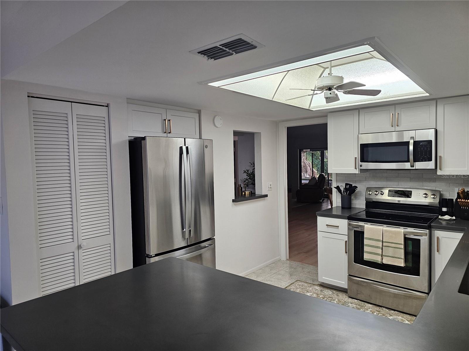 4408 La Jolla Dr #19a Property Photo 10