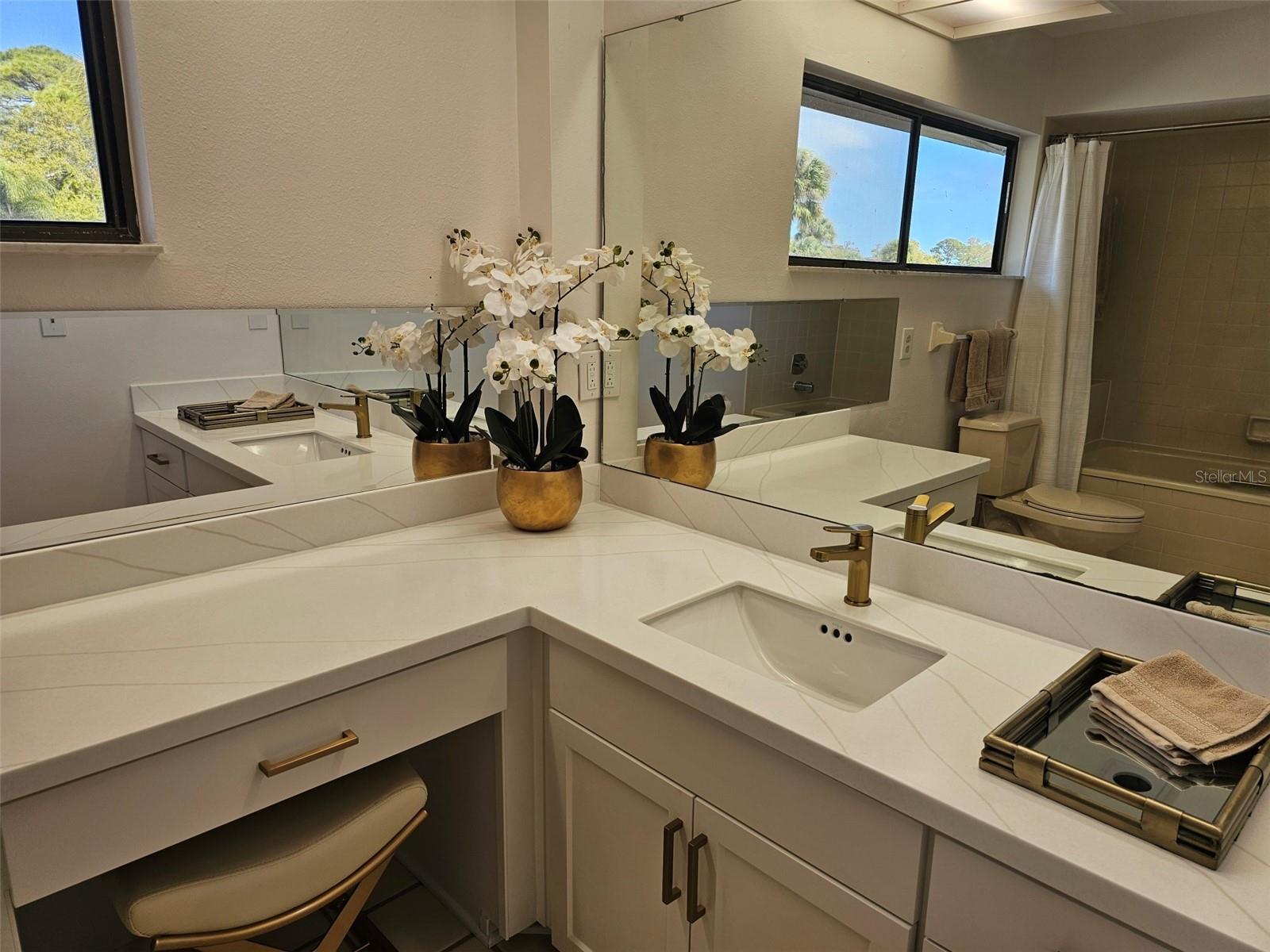 4408 La Jolla Dr #19a Property Photo 41