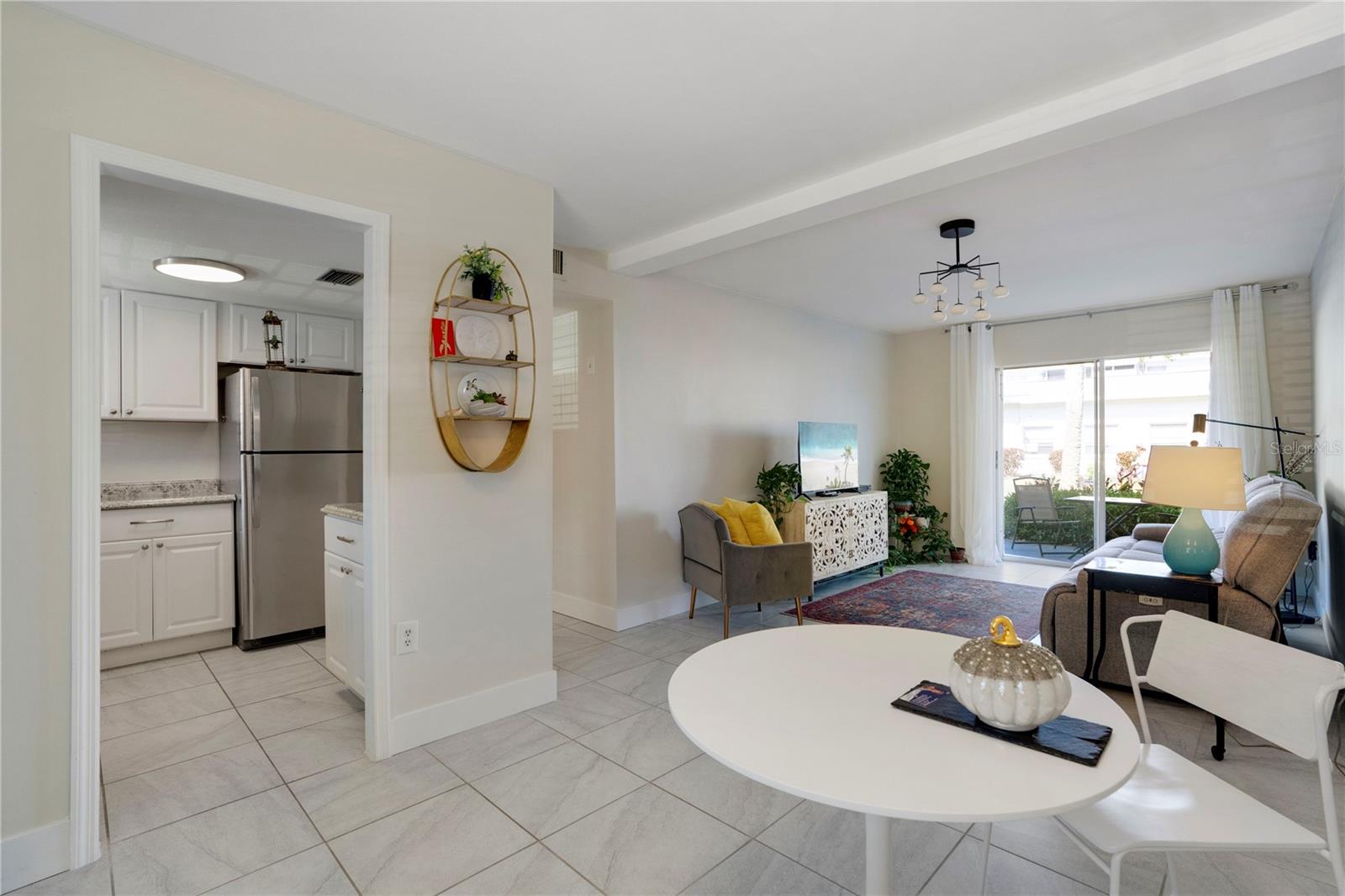 2211 Sunset Dr #e3 Property Photo 4