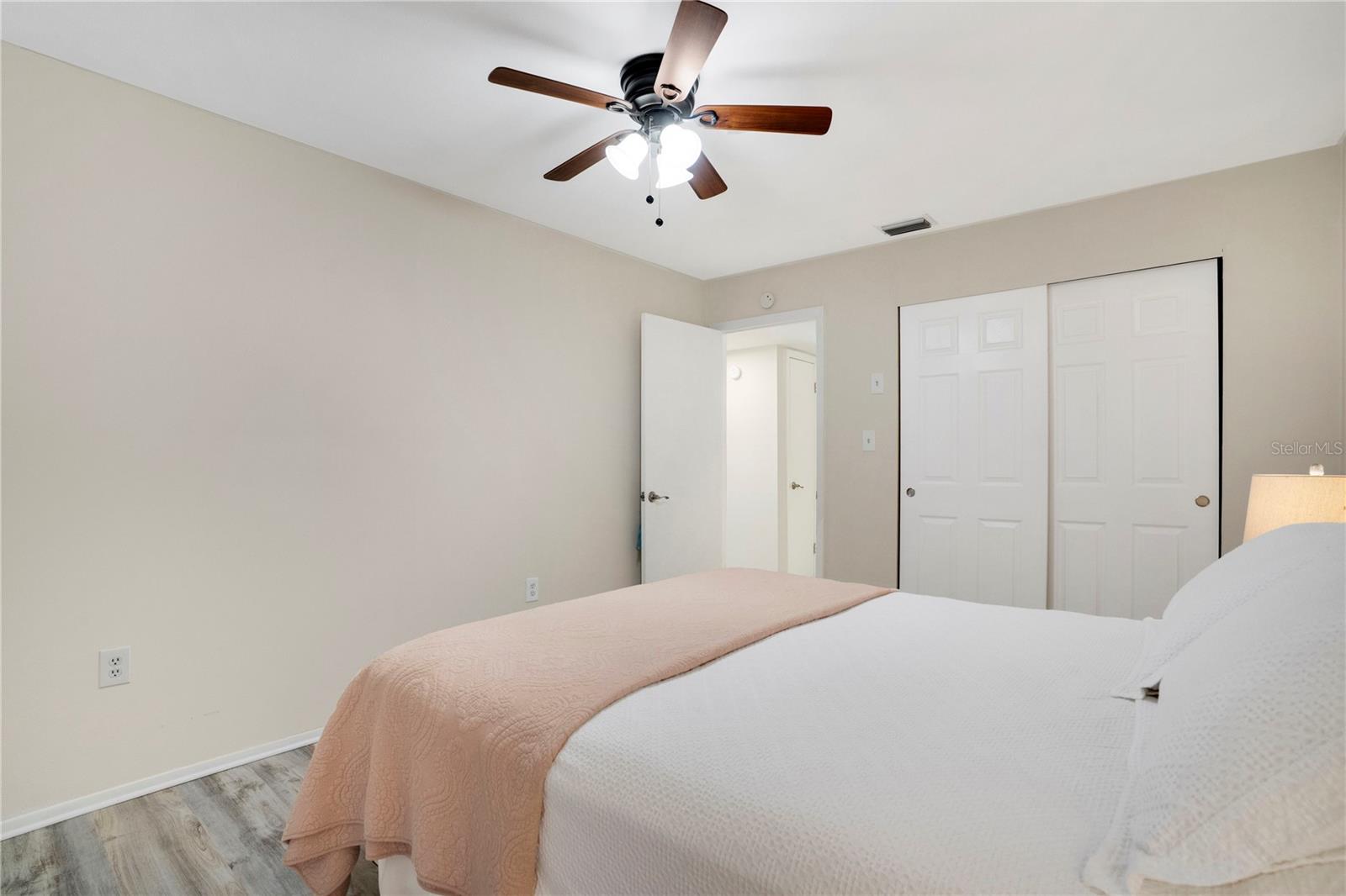 2211 Sunset Dr #e3 Property Photo 23